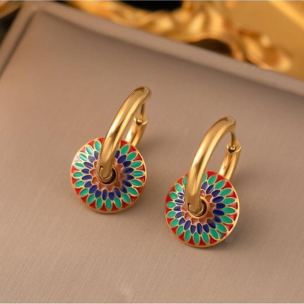 14k Gold Filled Marble Pattern Set: Necklace and hoop earrings - Picture 3 of 4